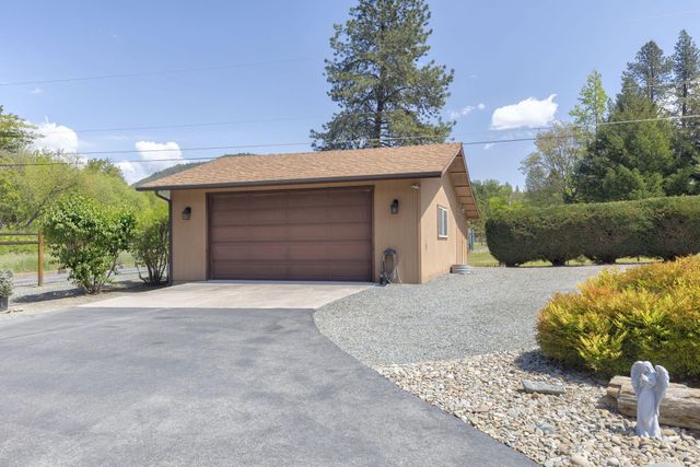 8110 New Hope Road, Grants Pass, OR 97527