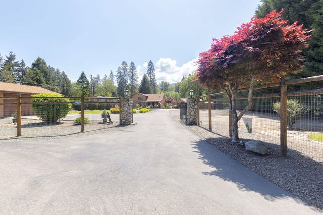 8110 New Hope Road, Grants Pass, OR 97527