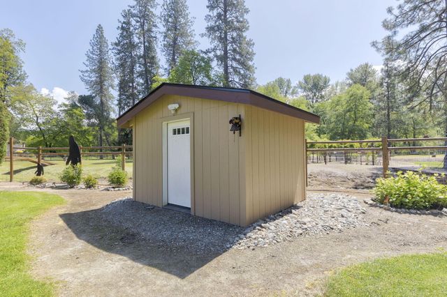 8110 New Hope Road, Grants Pass, OR 97527