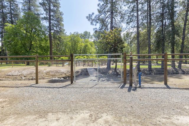 8110 New Hope Road, Grants Pass, OR 97527