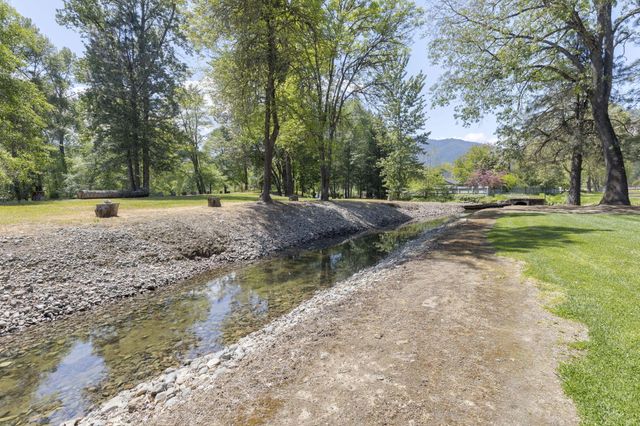 8110 New Hope Road, Grants Pass, OR 97527