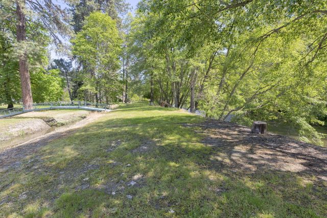 8110 New Hope Road, Grants Pass, OR 97527