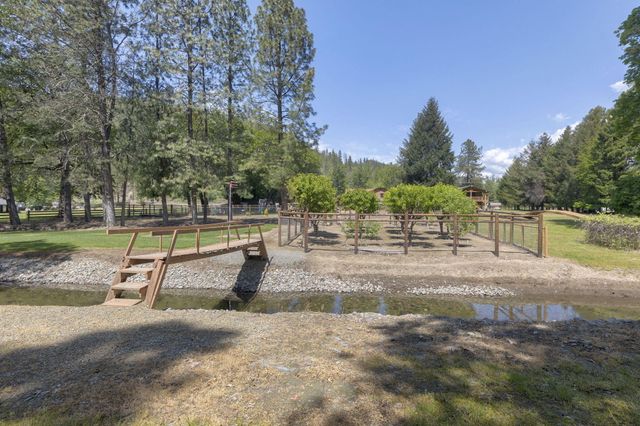 8110 New Hope Road, Grants Pass, OR 97527