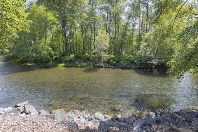8110 New Hope Road, Grants Pass, OR 97527