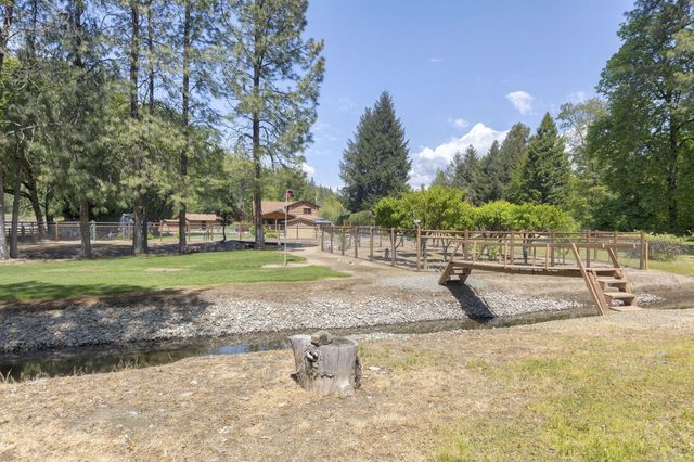 8110 New Hope Road, Grants Pass, OR 97527