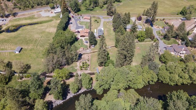 8110 New Hope Road, Grants Pass, OR 97527