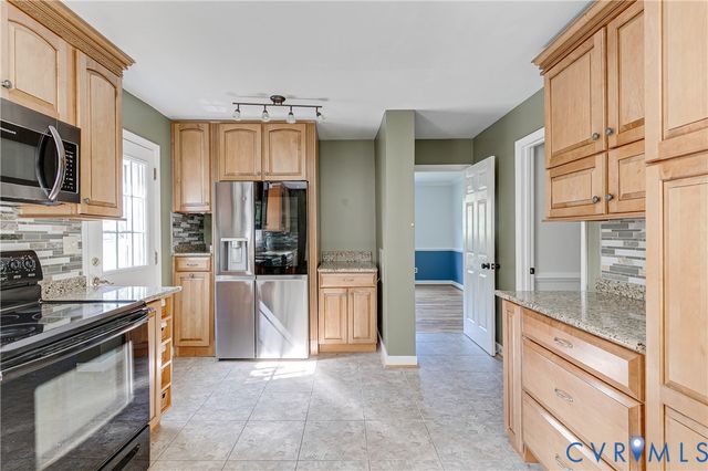 6415 Lakeway Dr, Mechanicsville, VA 23111