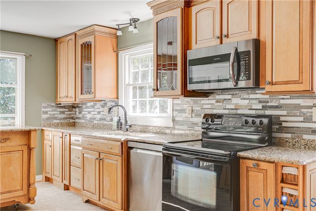 6415 Lakeway Dr, Mechanicsville, VA 23111