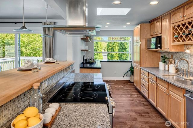 11918 NE 159th Street, Bothell, WA 98011