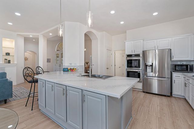 7576 Whistlestop Way, Roseville, CA 95747