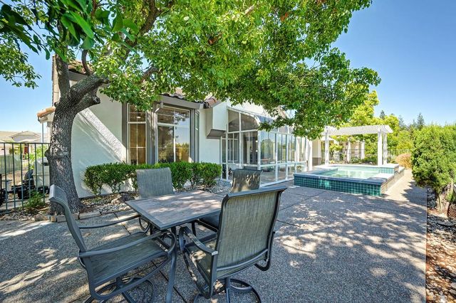7576 Whistlestop Way, Roseville, CA 95747