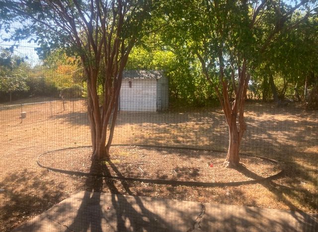 1140 Redbud Street, Denison, TX 75020