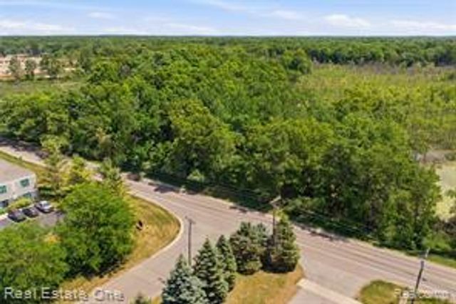 000 Dorr Road, Brighton, MI 48114