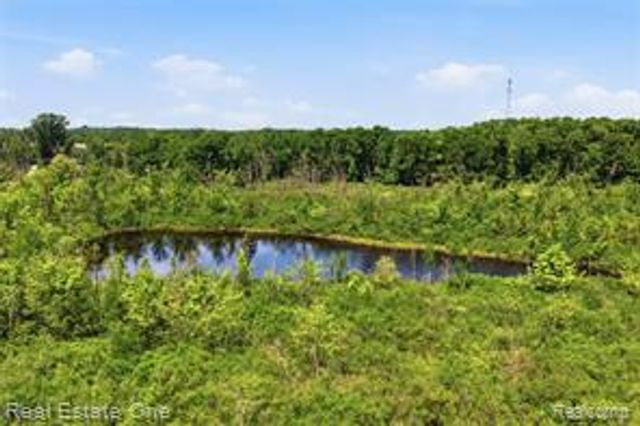 000 Dorr Road, Brighton, MI 48114