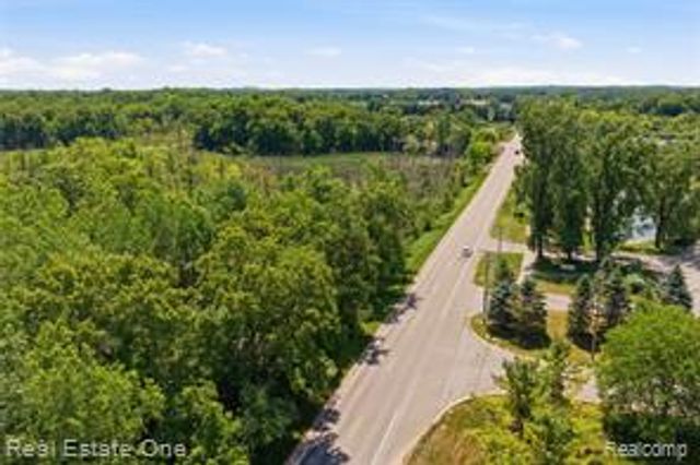 000 Dorr Road, Brighton, MI 48114