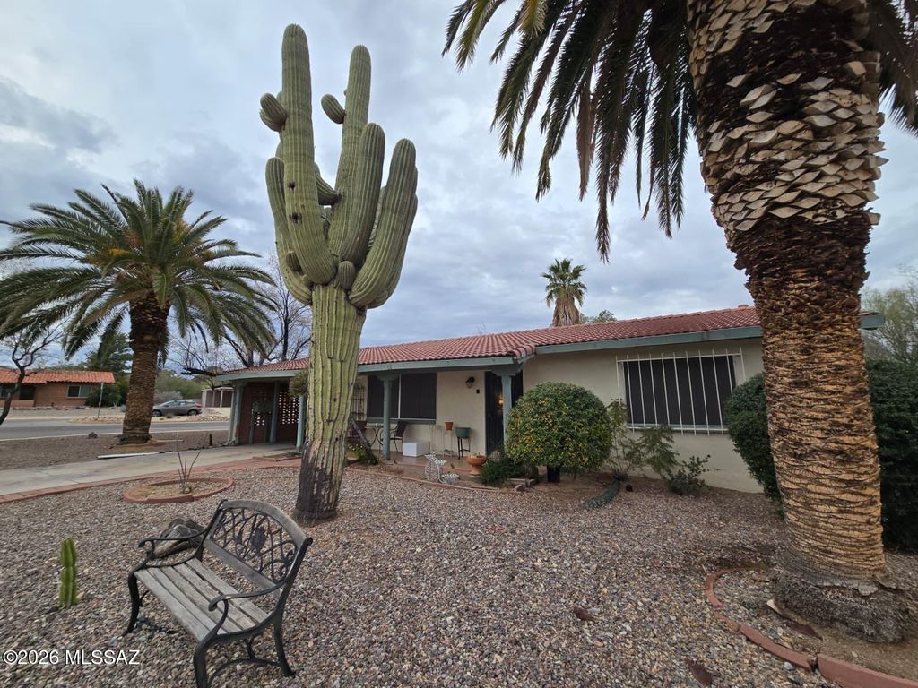 440 S Vista Del Rio, Green Valley, AZ 85614