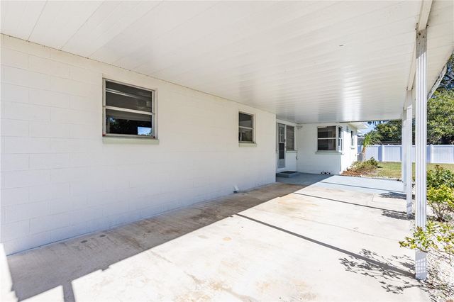 2590 WESTLAND ROAD, Mount Dora, FL 32757