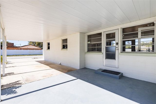 2590 WESTLAND ROAD, Mount Dora, FL 32757