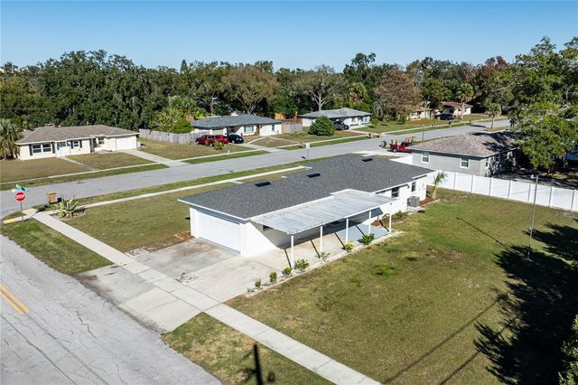 2590 WESTLAND ROAD, Mount Dora, FL 32757