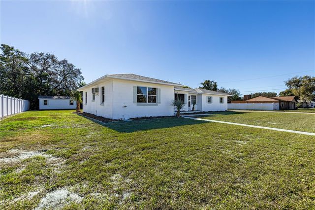 2590 WESTLAND ROAD, Mount Dora, FL 32757