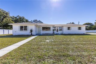 2590 WESTLAND ROAD, Mount Dora, FL 32757