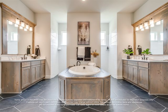 117 Lila Lake, Waxahachie, TX 75165