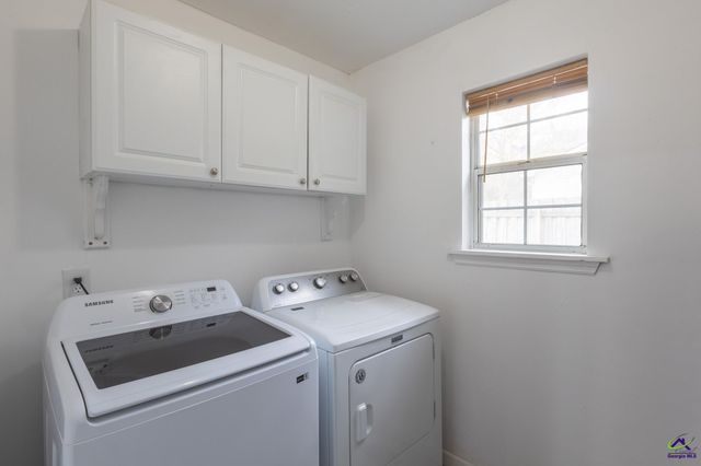 711 Main street, Byron, GA 31008