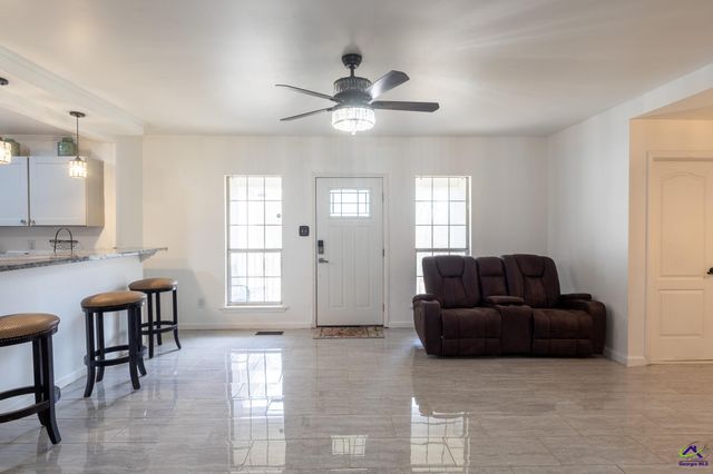 711 Main street, Byron, GA 31008