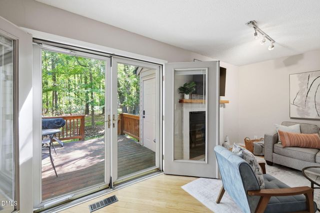 404 Forest Court, Carrboro, NC 27510