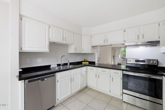 404 Forest Court, Carrboro, NC 27510