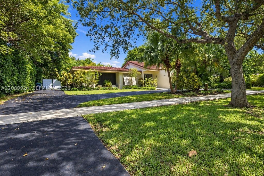 17631 SW 77th Ave, Palmetto Bay, FL 33157