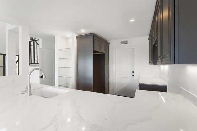 4737 Edison, Clairemont Mesa, CA 92117