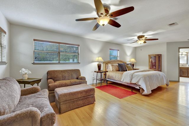 435 Nancy DR, Canyon Lake, TX 78133