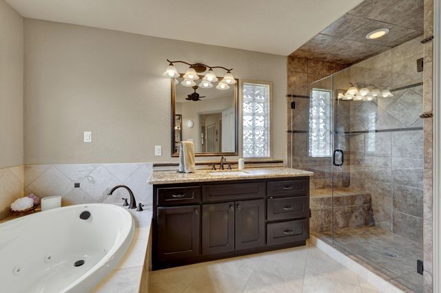 435 Nancy DR, Canyon Lake, TX 78133