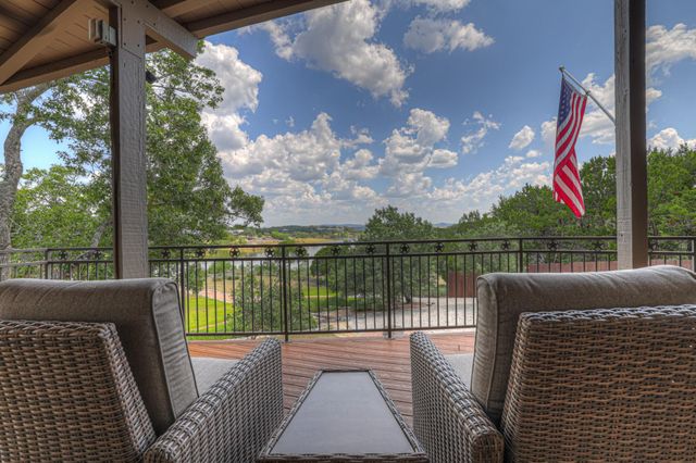 435 Nancy DR, Canyon Lake, TX 78133
