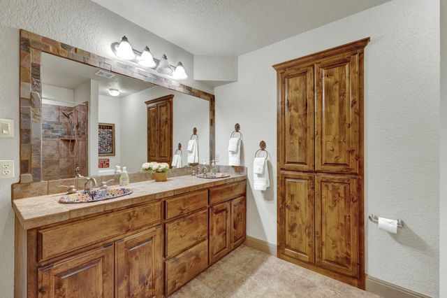 435 Nancy DR, Canyon Lake, TX 78133