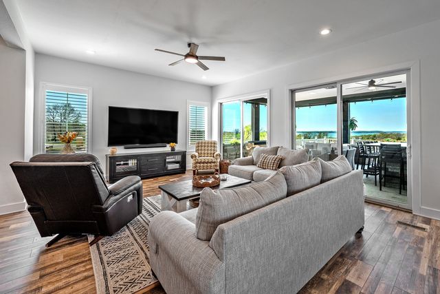 4509 Peach Tree, Kingston, OK 73439