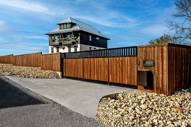 4509 Peach Tree, Kingston, OK 73439