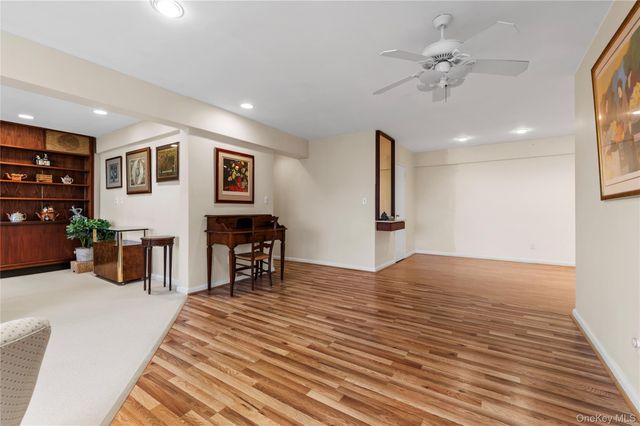 25 Chapel Place 2L, Great Neck, NY 11021