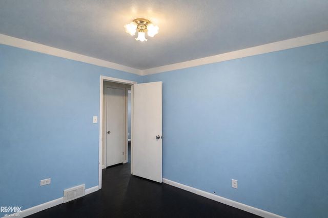 24397 Stewart Avenue, Warren, MI 48089