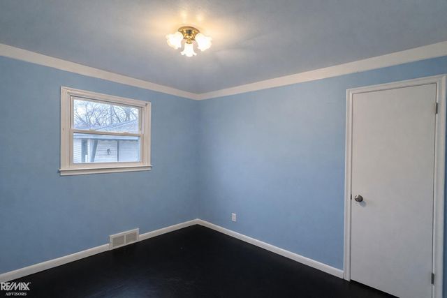 24397 Stewart Avenue, Warren, MI 48089