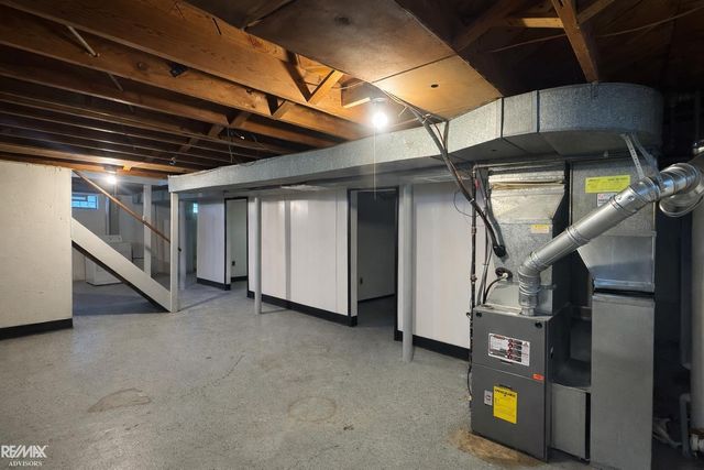 24397 Stewart Avenue, Warren, MI 48089