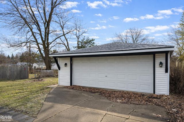 24397 Stewart Avenue, Warren, MI 48089