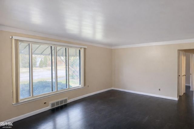 24397 Stewart Avenue, Warren, MI 48089