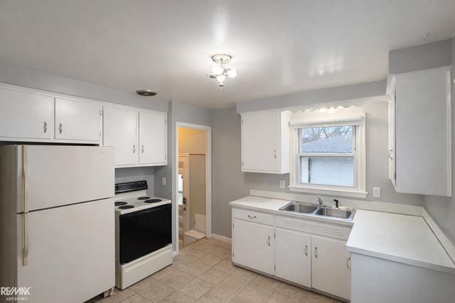 24397 Stewart Avenue, Warren, MI 48089