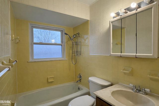 24397 Stewart Avenue, Warren, MI 48089