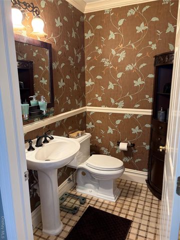 843 Madeira Boulevard, Melville, NY 11747