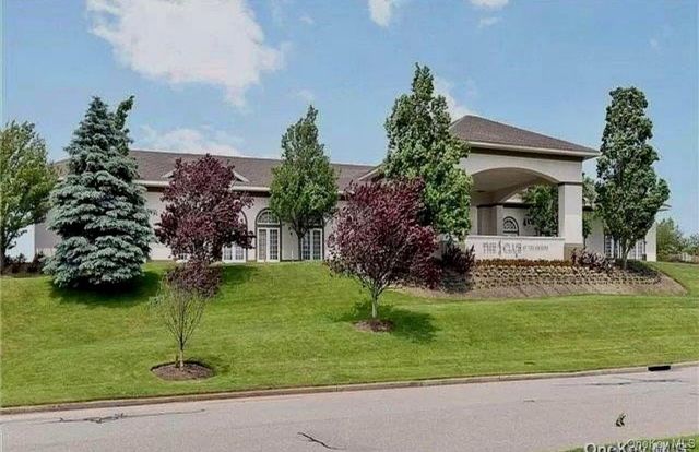843 Madeira Boulevard, Melville, NY 11747