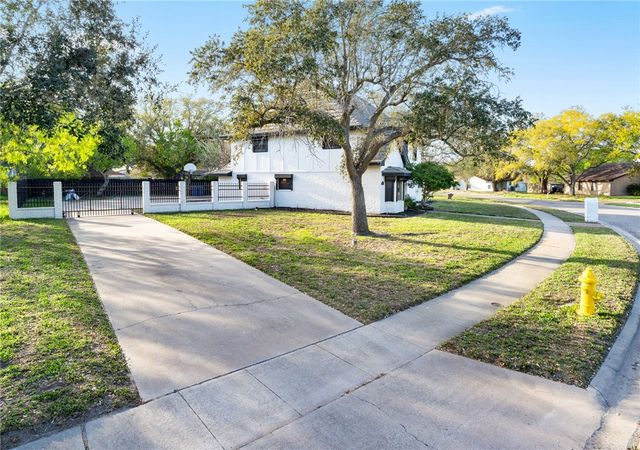 3717 Castle River Dr, Corpus Christi, TX 78410