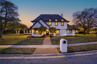 3717 Castle River Dr, Corpus Christi, TX 78410